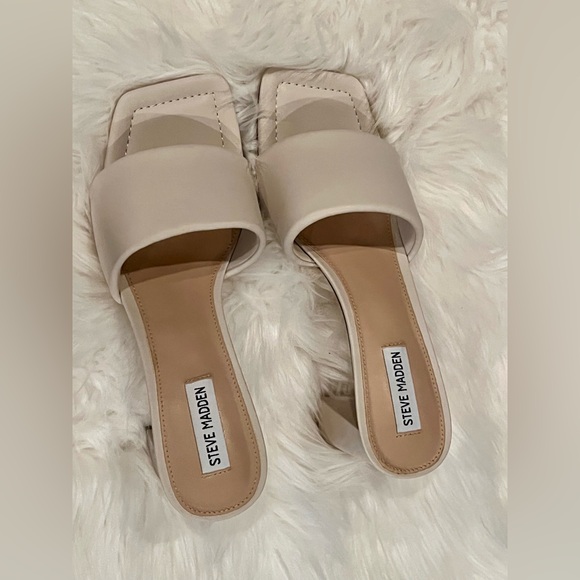 Steve Madden chunk heeled sandals, new in box, size 10. Cream color. - Picture 3 of 7